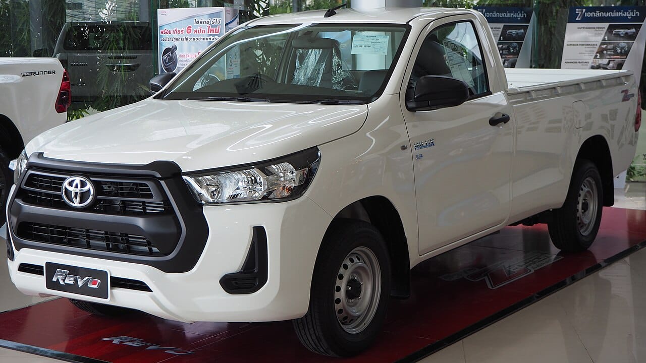 2022 Toyota Hilux 2.4 Single Cab 4x2 Workmate — front three-quarter view