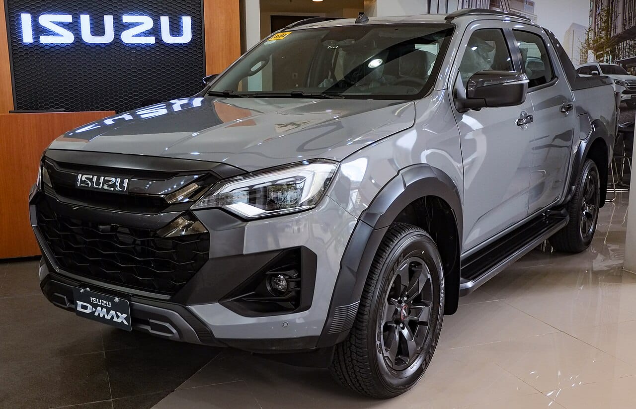 2023 Isuzu D-Max 3.0 LS Double Cab 4x4 — front three-quarter view