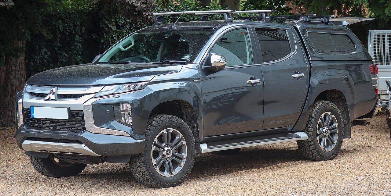 2023 Mitsubishi L200 2.4 GLS Double Cab 4x4 — front three-quarter view