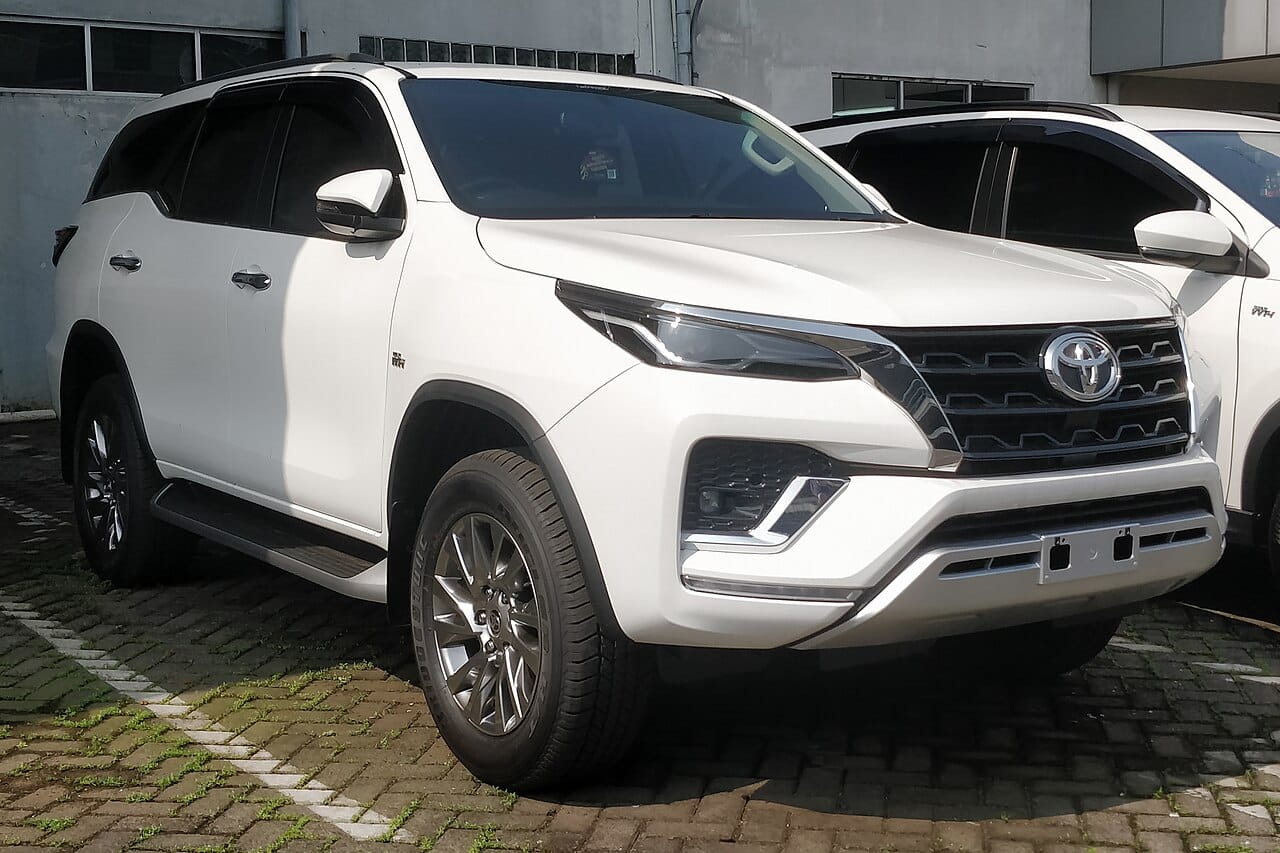 2023 Toyota Fortuner 2.8 VRZ 4x4 — front three-quarter view